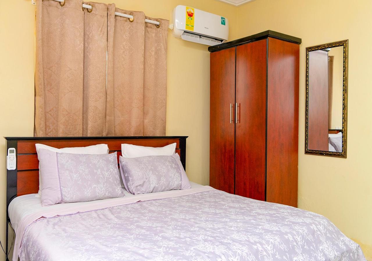 La-Viv Royal Hotel Kumasi Bagian luar foto