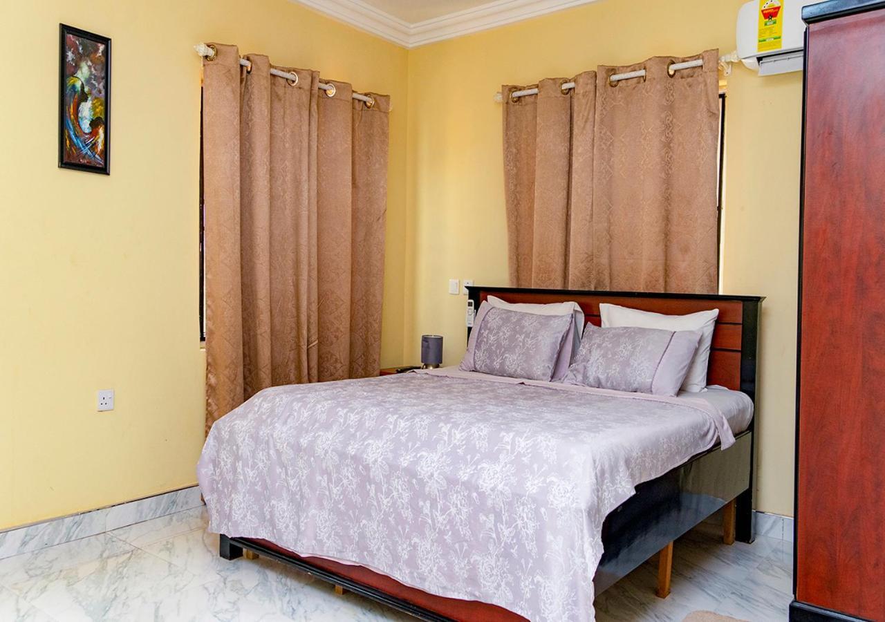 La-Viv Royal Hotel Kumasi Bagian luar foto