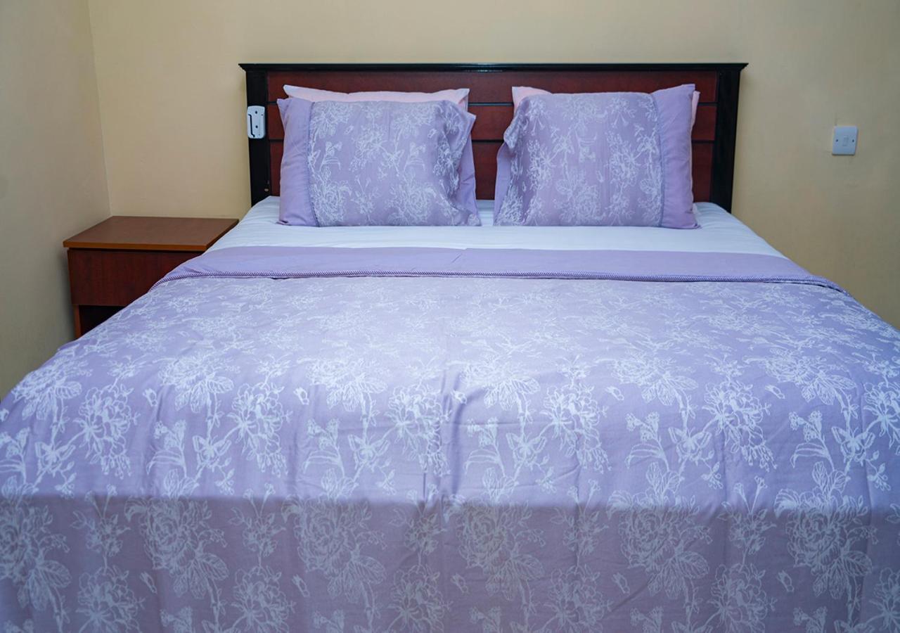 La-Viv Royal Hotel Kumasi Bagian luar foto