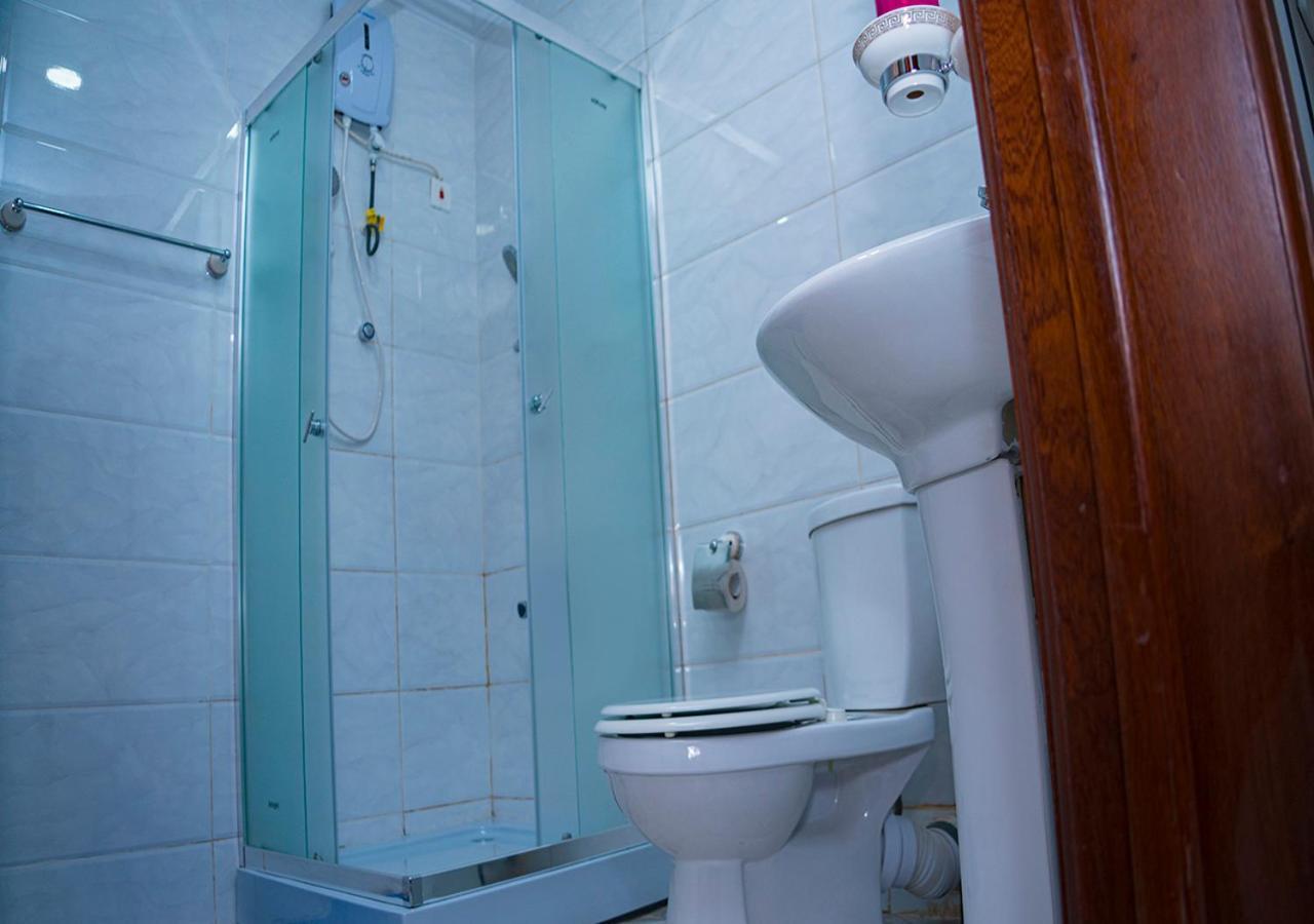 La-Viv Royal Hotel Kumasi Bagian luar foto